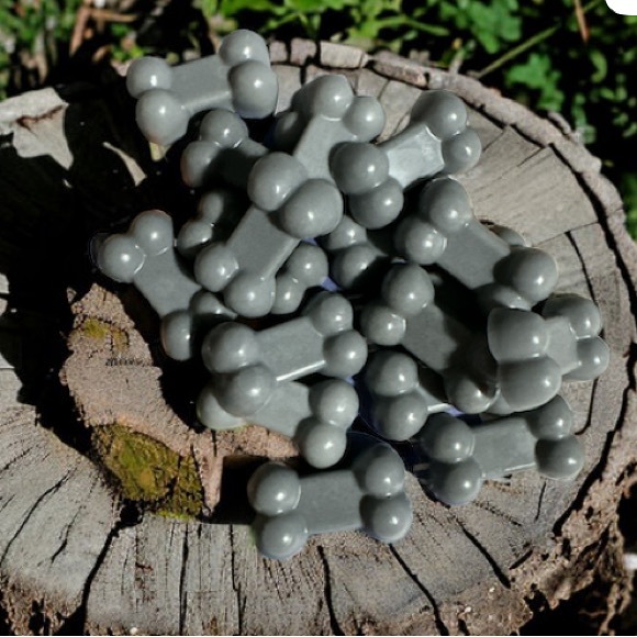 Hand Crafted Soap - Bones🐾 Goats Milk Soap - Picture 4 of 4